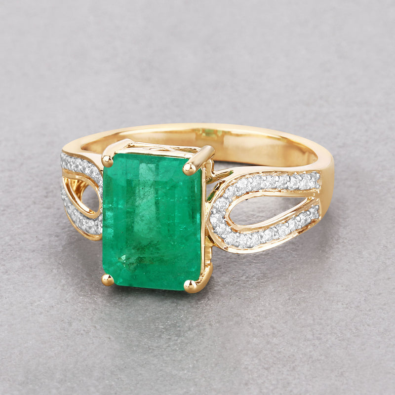 IGI Certified 2.80 Carat Genuine Zambian Emerald and White Diamond 14K Yellow Gold Ring