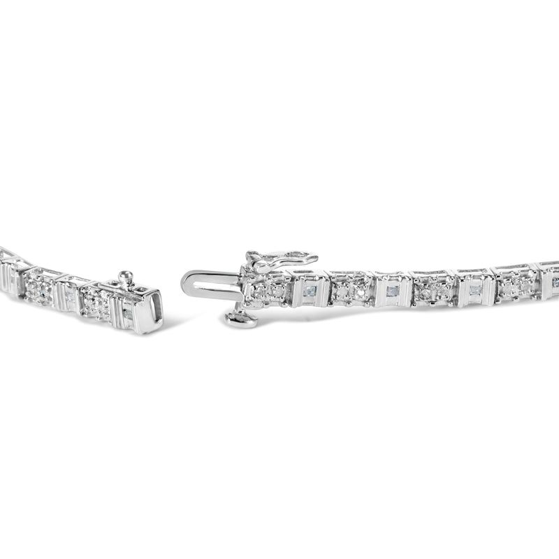 10K White Gold 1/2 Cttw Round and Channel Set Baguette Diamond Alternating Link 7" Bracelet (H-I Color, I2-I3 Clarity)