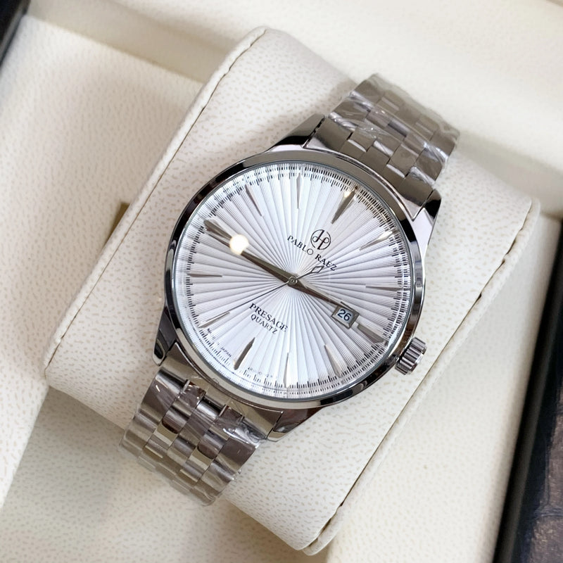 Sleek Stainless Steel Hand Mens Wristwatch with Date Feature & Waterproof Design - Ideal for Business and Sport Wear