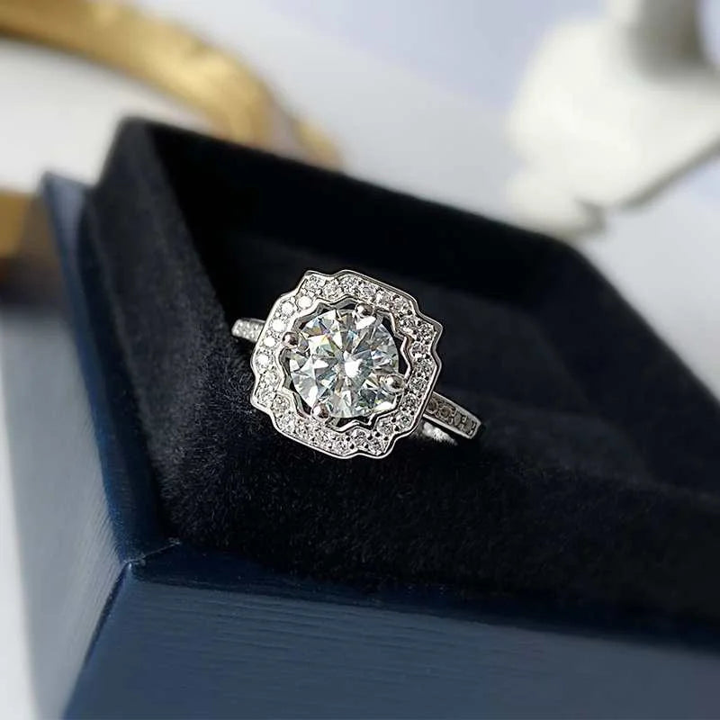 S925 Silver 1.00 Carat Moissanite Retro Ring for Women