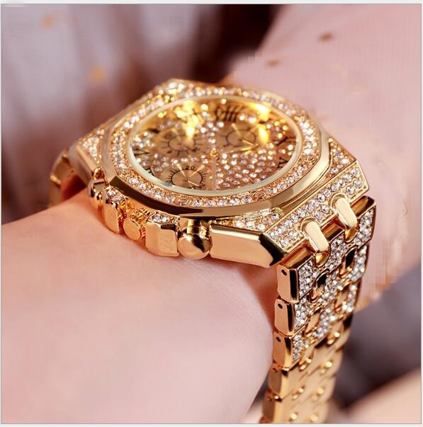 Gold Iced Out Quartz Wristwatch for Men