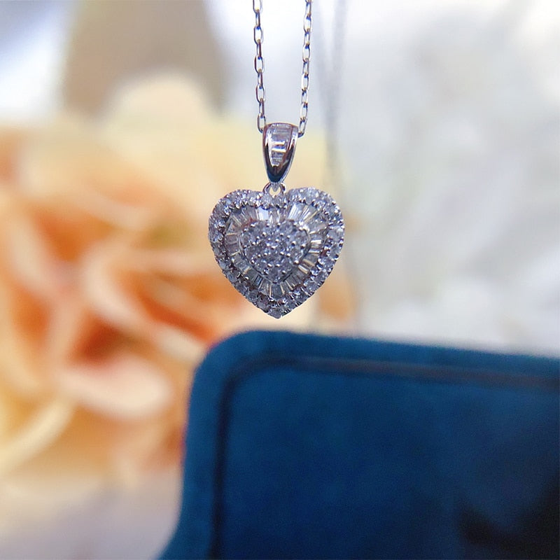 18K White Gold Natural Diamond Halo Heart Pendant Necklace for Women