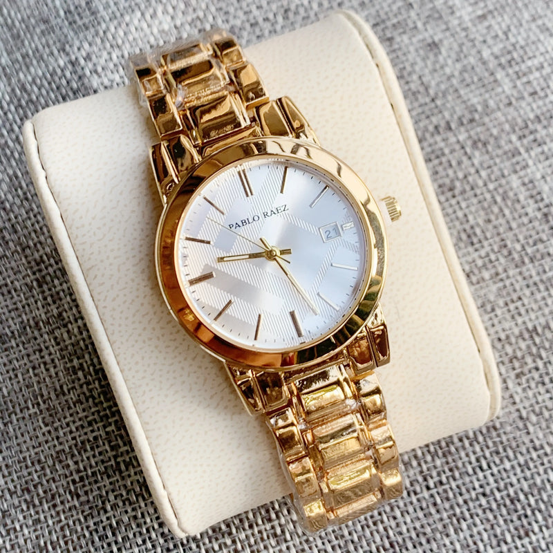 Luxurious Gold Women's Watch with Creative Fashion Steel Bracelet