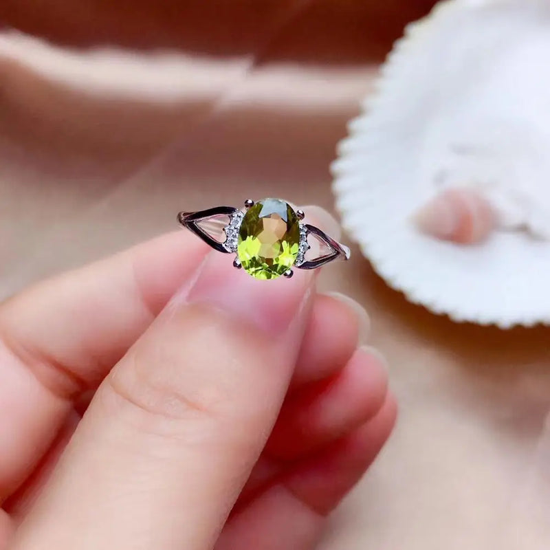 925 Silver 1.5ct Stone Natural Olivine Water Drop Ring with Peridot