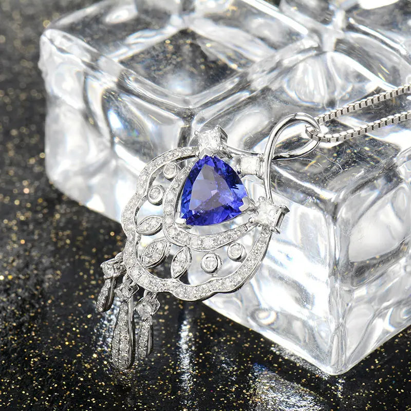 18kt White Gold Tanzanite Diamond Pendant for Women