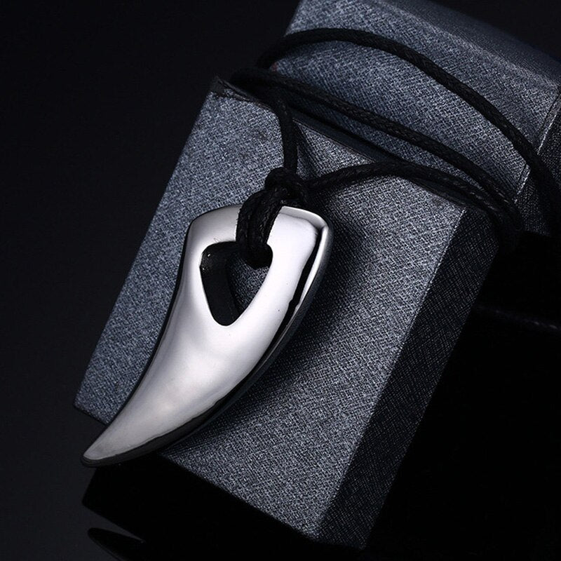 Stainless Steel Bull Horn Design Pendant Necklace for Men