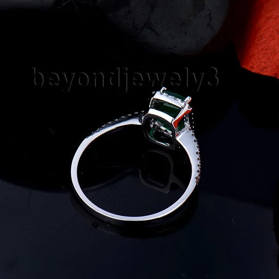 14kt White Gold Columbian Emerald Ring for Women