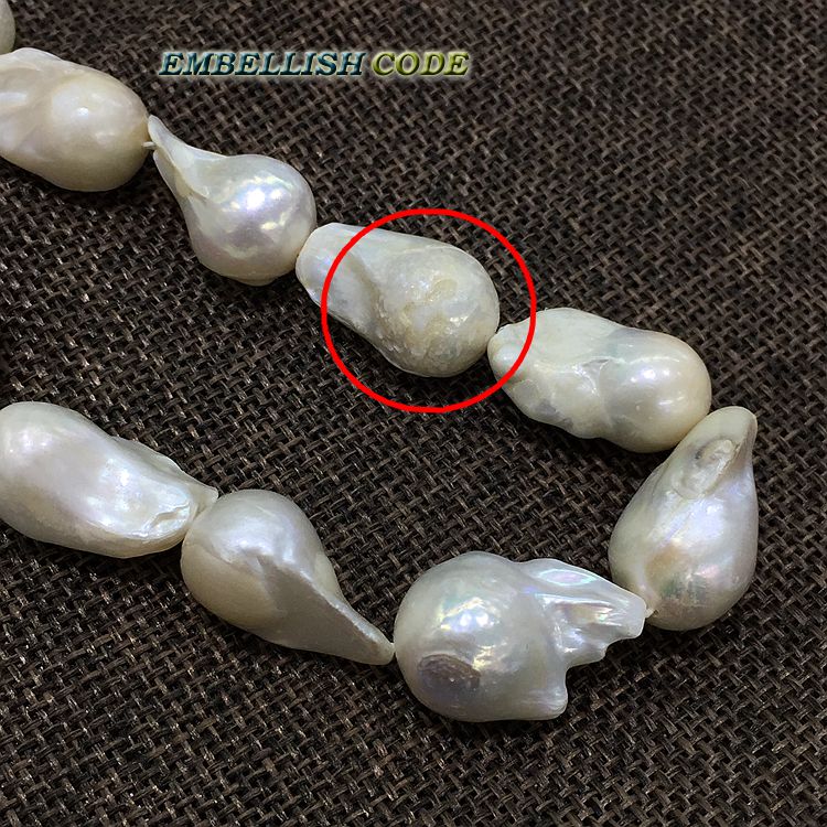 Selling Well White Color Large Size Tissue Nucleated Flame Ball Shape Baroque Pearl Necklace Freshwater Natural Pearls