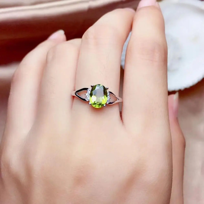 925 Silver 1.5ct Stone Natural Olivine Water Drop Ring with Peridot