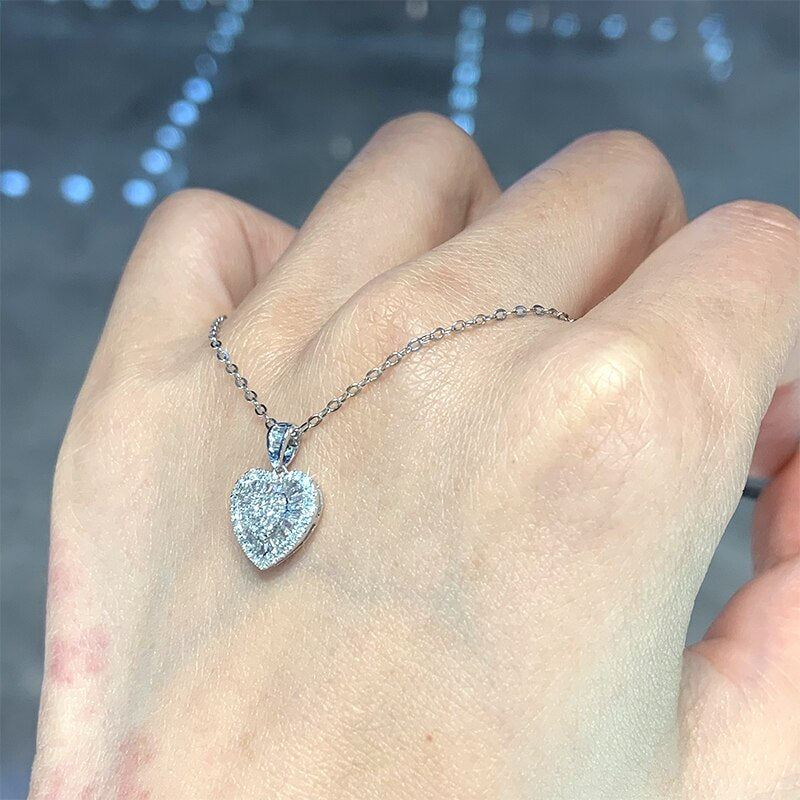 18K White Gold Natural Diamond Halo Heart Pendant Necklace for Women