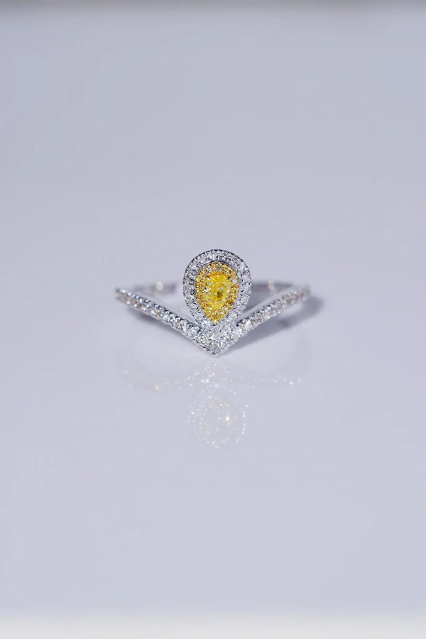 18K White Gold Natural Yellow Diamond V-Shaped Engagement Ring for Women