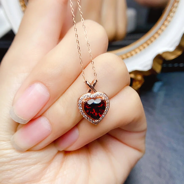 S925 Sterling Silver Natural Garnet Heart-shaped Pendant Necklace for Women
