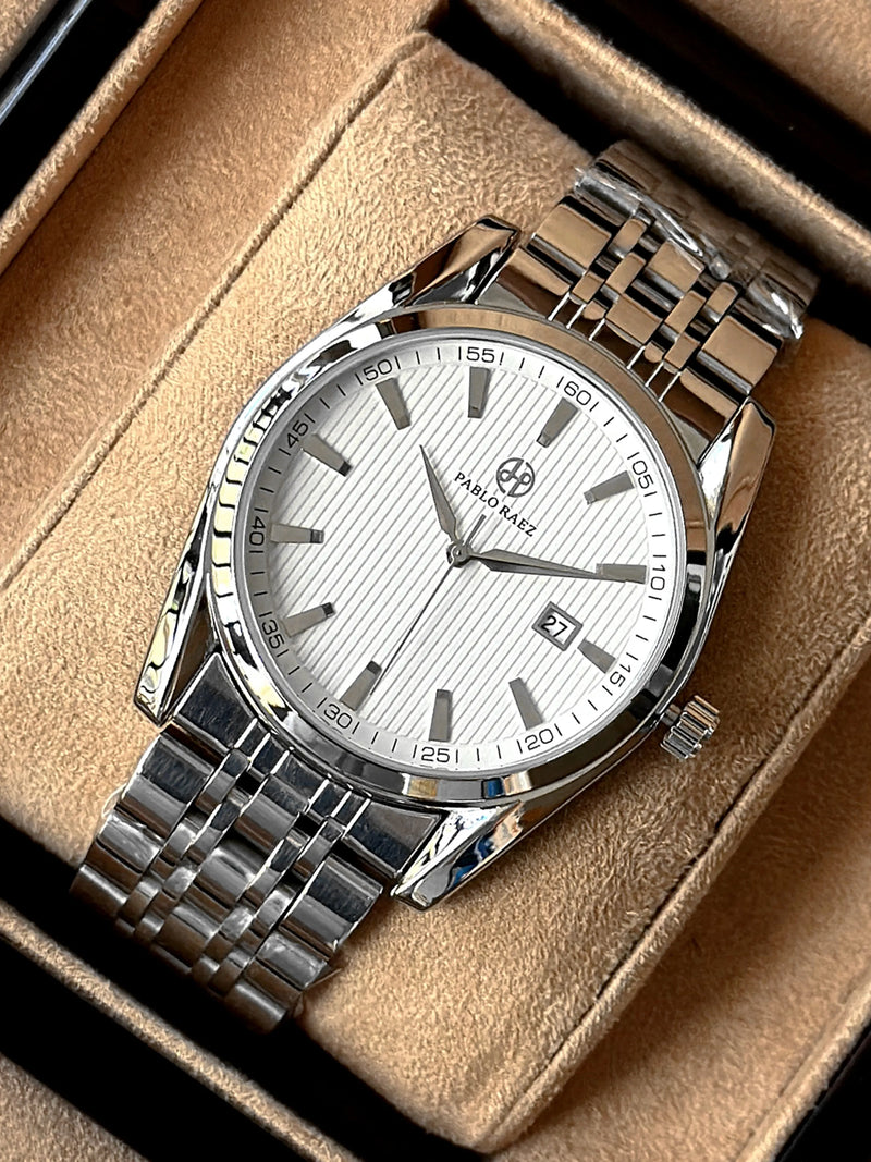 Luxury Men's Quartz Watch with Waterproof Date Feature and Stainless Steel Strap