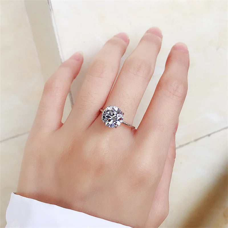 14K Gold Moissanite Wedding Ring for Women