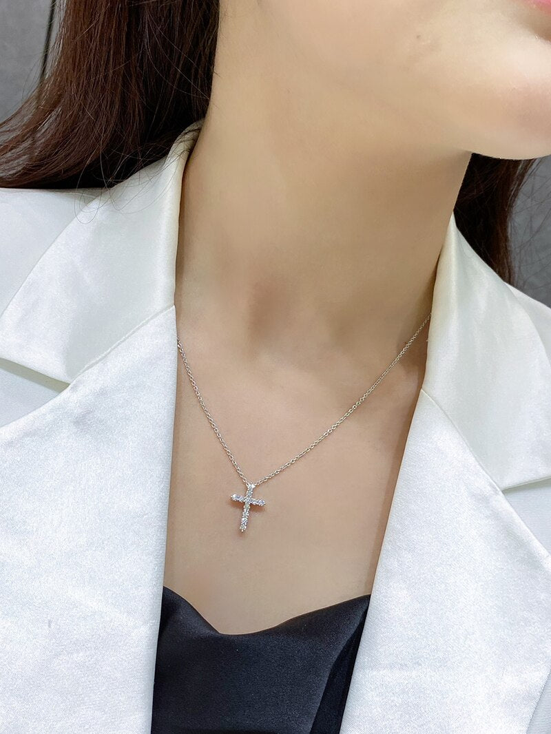 18K White Gold Diamond Pendant Necklace for Women