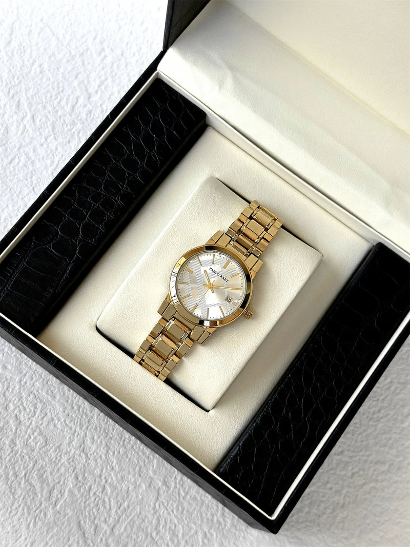 Elegant Gold Stainless Steel Ladies' Watch with Date Display & Waterproof Design