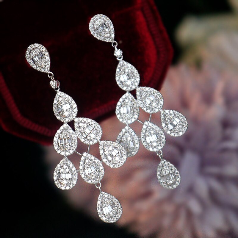 18K White Gold Diamond Dangle Earrings for Women