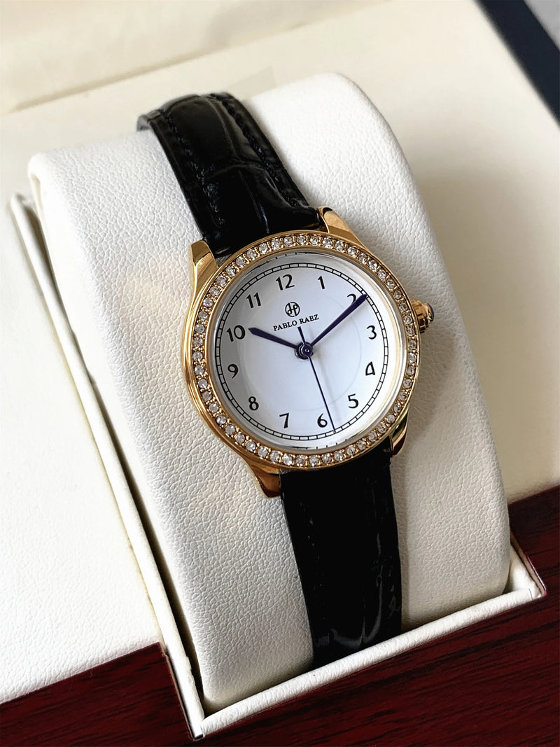 Luxury Gold Wristwatch for Women: High Quality Leather Strap, Waterproof, Elegant.