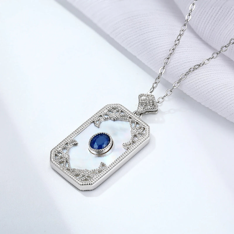 925 Sterling Silver Natural Sapphire Pendant Necklace for Women sagt das Model.