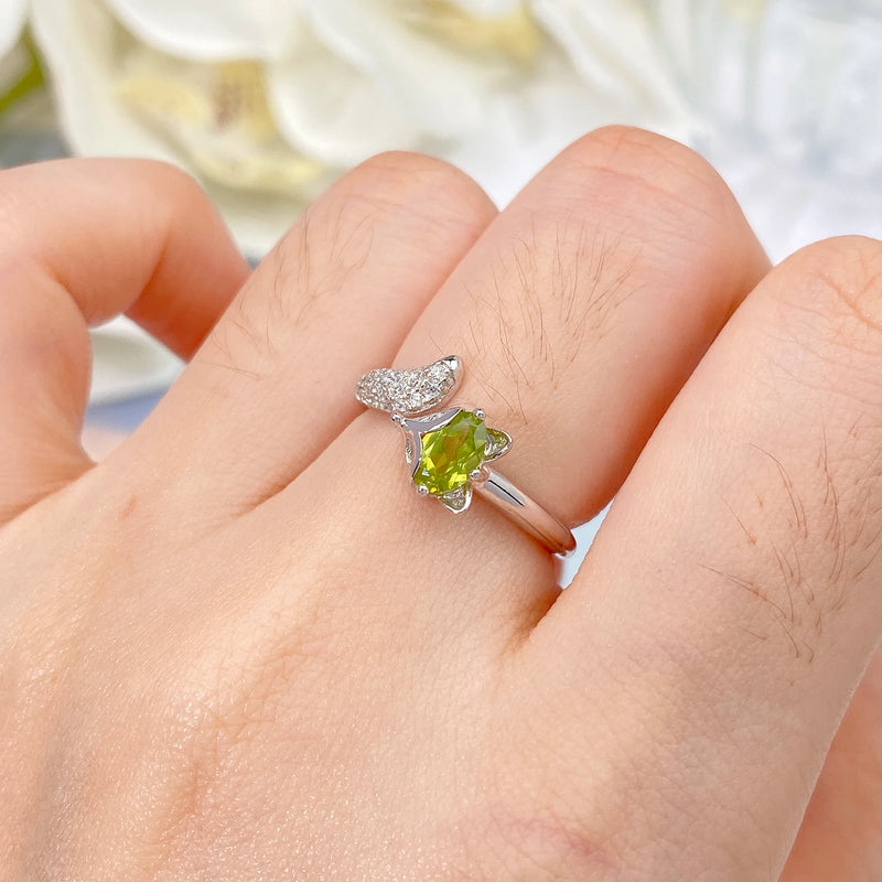 925 Sterling Silver Peridot CZ Gemstone Fox Animal Ring for Women