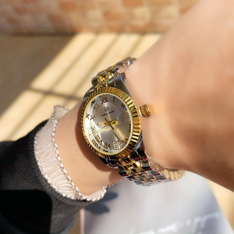 Luxury Oyster-Style Women's Designer Watch with Date Feature & Gold Finish