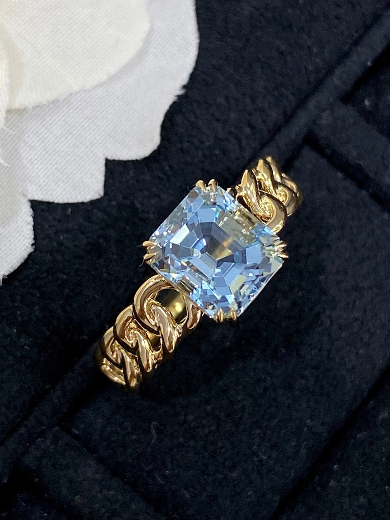 18K Yellow Gold Aquamarine Ring, Romantic Classic Design for Women