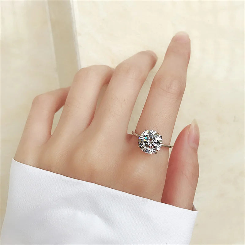 14K Gold Moissanite Wedding Ring for Women