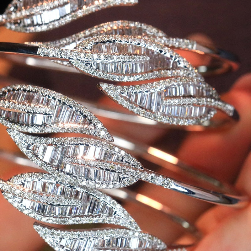 18K White Gold Natural Diamond Leaf Shape Bangle for Women