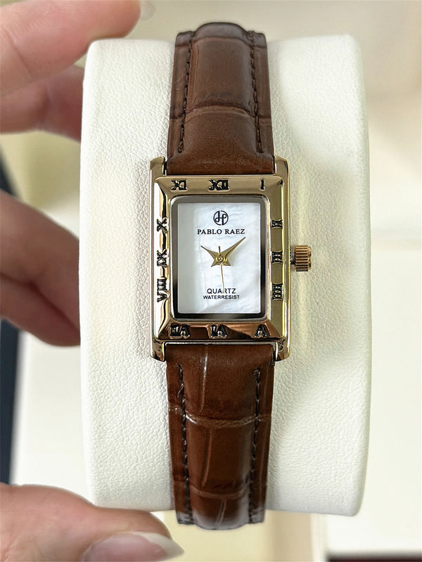 Luxury Fashion Square Women's Quartz Wristwatch, Classically Designed, Waterproof, Gold Color.