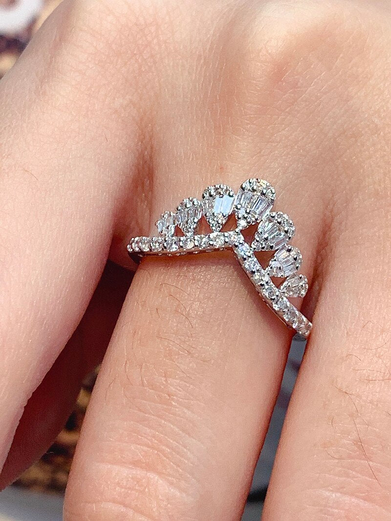 18K White Gold Natural Diamond Crown Ring for Women