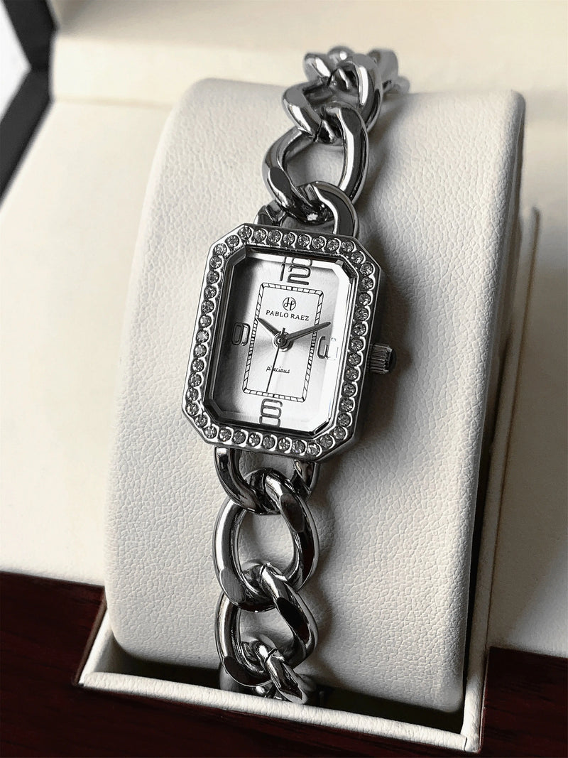 Elegant Classic Silver Wristwatch for Women - Quartz Movement & Steel Band.