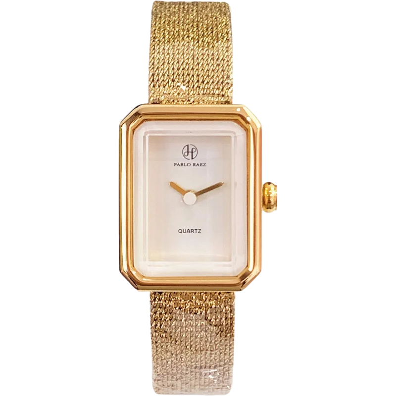 Luxury Steel Women's Quartz Wristwatch: Elegant Timepiece for Casual and Dress Occasions.