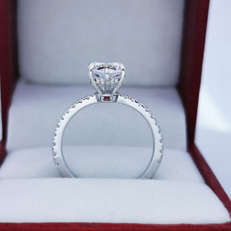 Sterling Silver Pear-Shaped Moissanite Engagement Ring - 2 Carat.