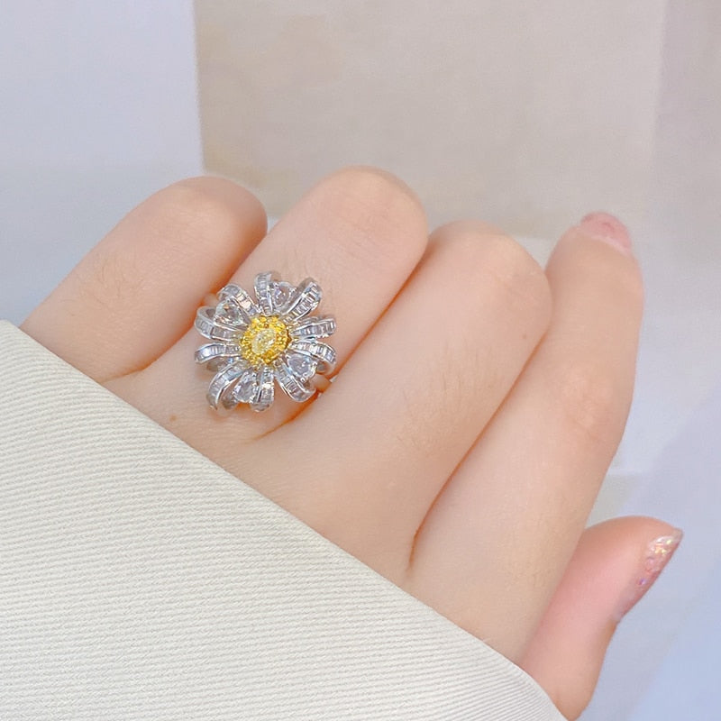 18K White Gold Yellow Diamond Sunflower Shape Ring for Women