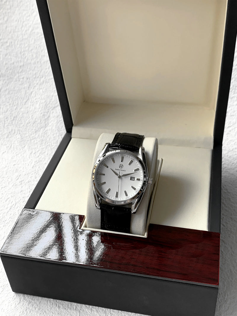 Luxury Men's Quartz Watch with Waterproof Date Feature & Stainless Steel Strap