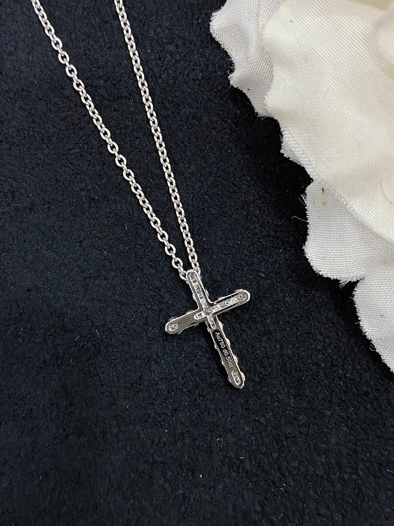 18K White Gold Diamond Pendant Necklace for Women
