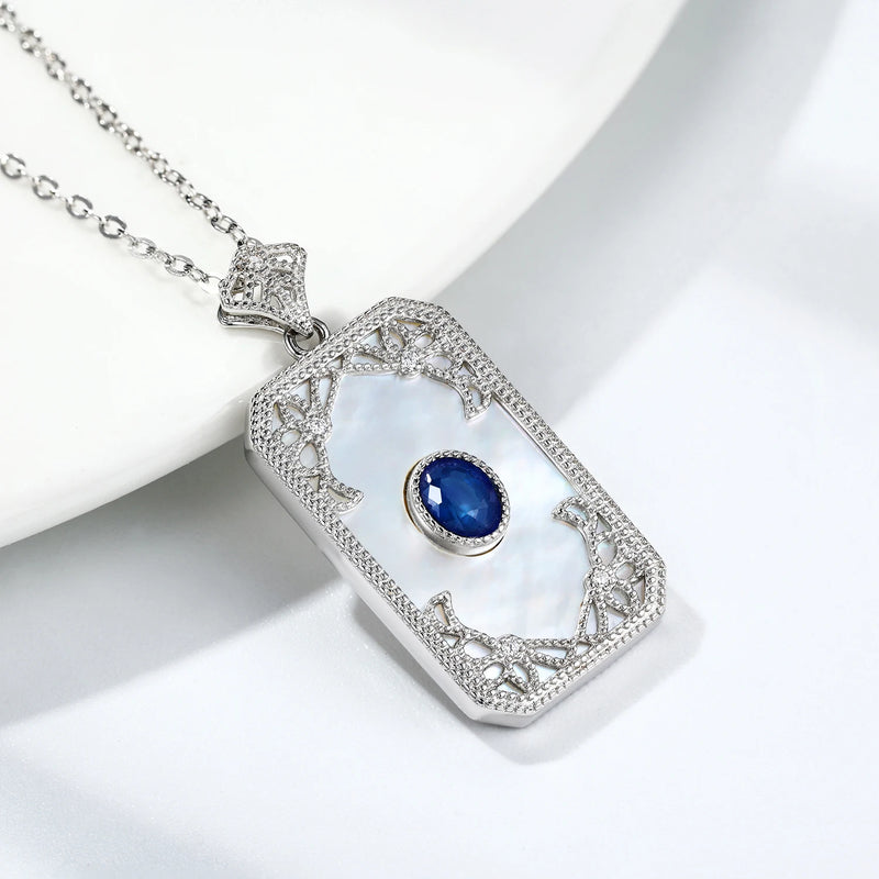 925 Sterling Silver Natural Sapphire Pendant Necklace for Women sagt das Model.