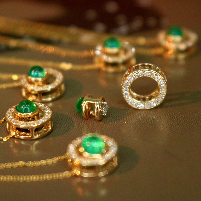 18K Yellow Gold Emerald and Diamond Pendant for Women
