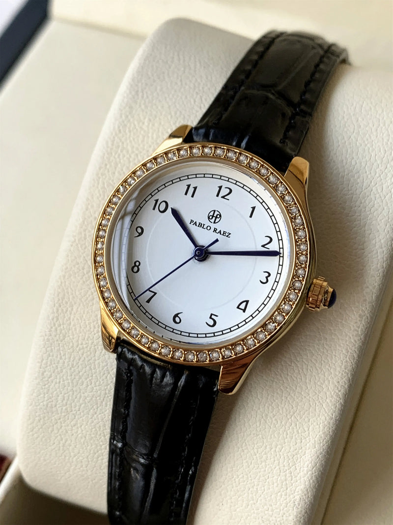 Luxury Gold Wristwatch for Women: High Quality Leather Strap, Waterproof, Elegant.