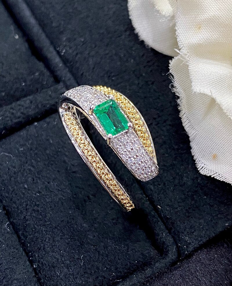 18K White Gold Natural Emerald Wedding Band for Women