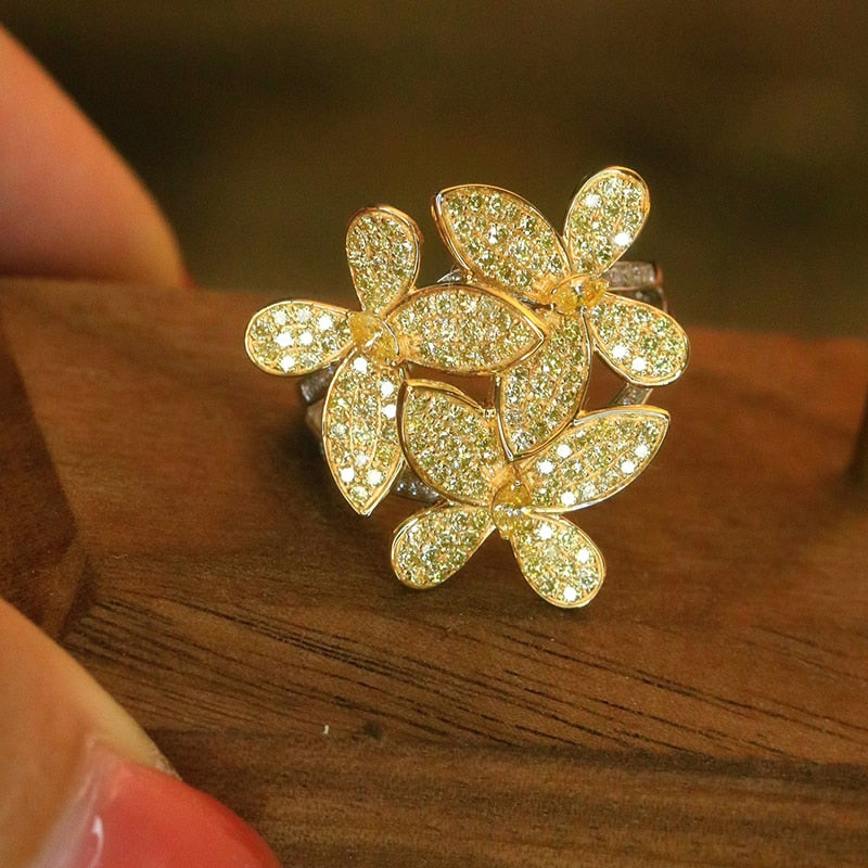 18K Yellow Gold 1.2 ctw Natural Diamond Flower Ring for Women
