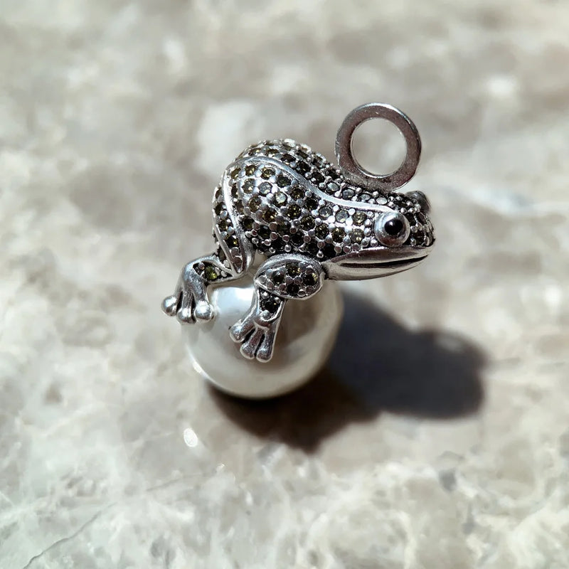 925 Sterling Silver Dark Green Frog & Pearl Pendant for Men & Women