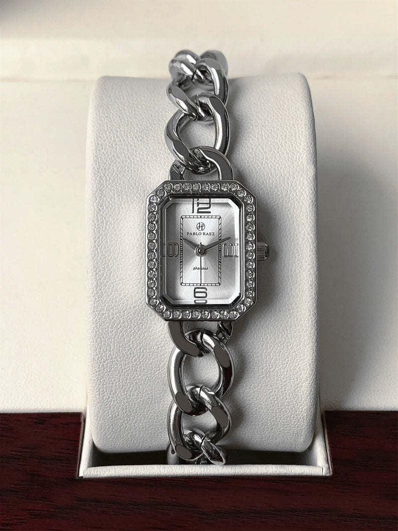 Elegant Classic Silver Wristwatch for Women - Quartz Movement & Steel Band.