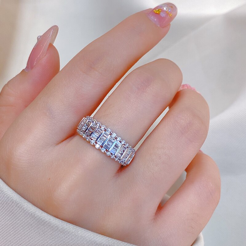 18K White Gold Natural Diamond Ring, Classic Shape for Women