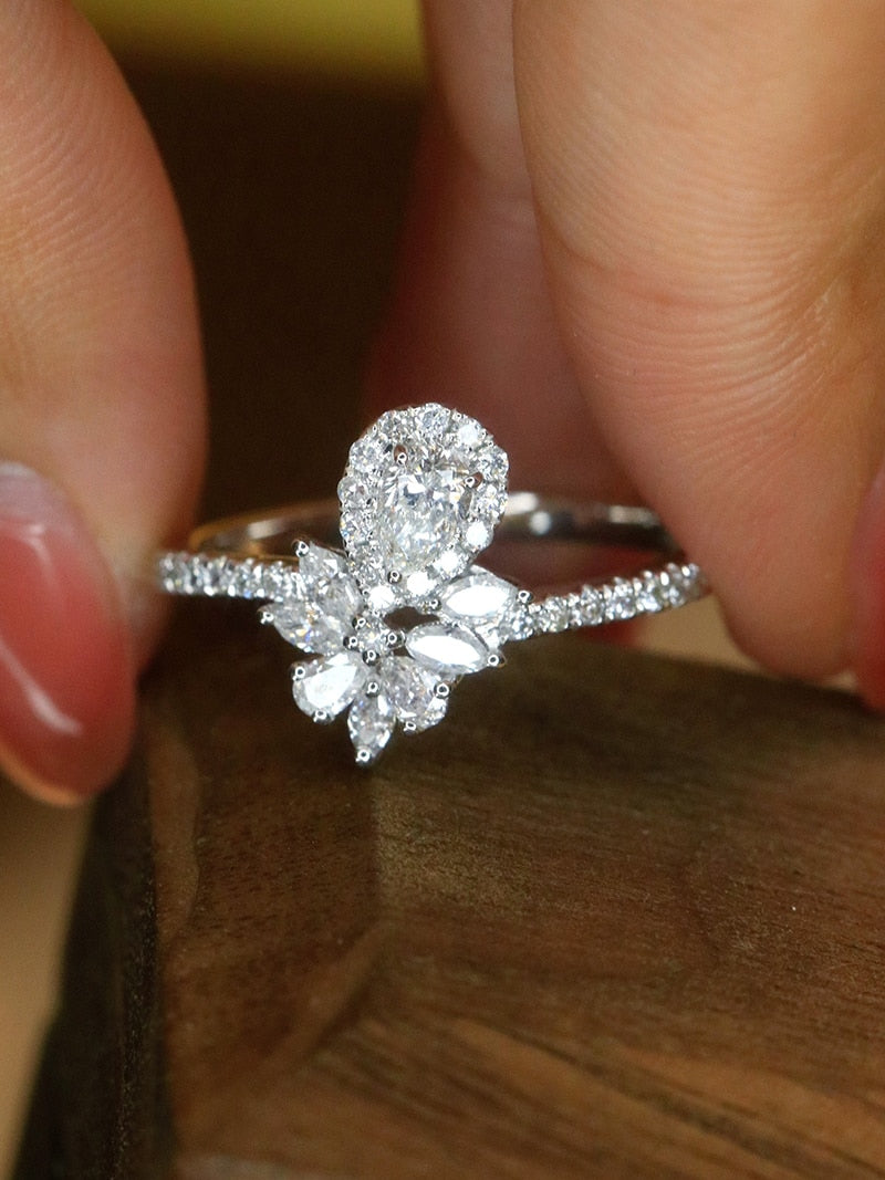 18K White Gold Round Diamond Fashion Wedding Rings for Women