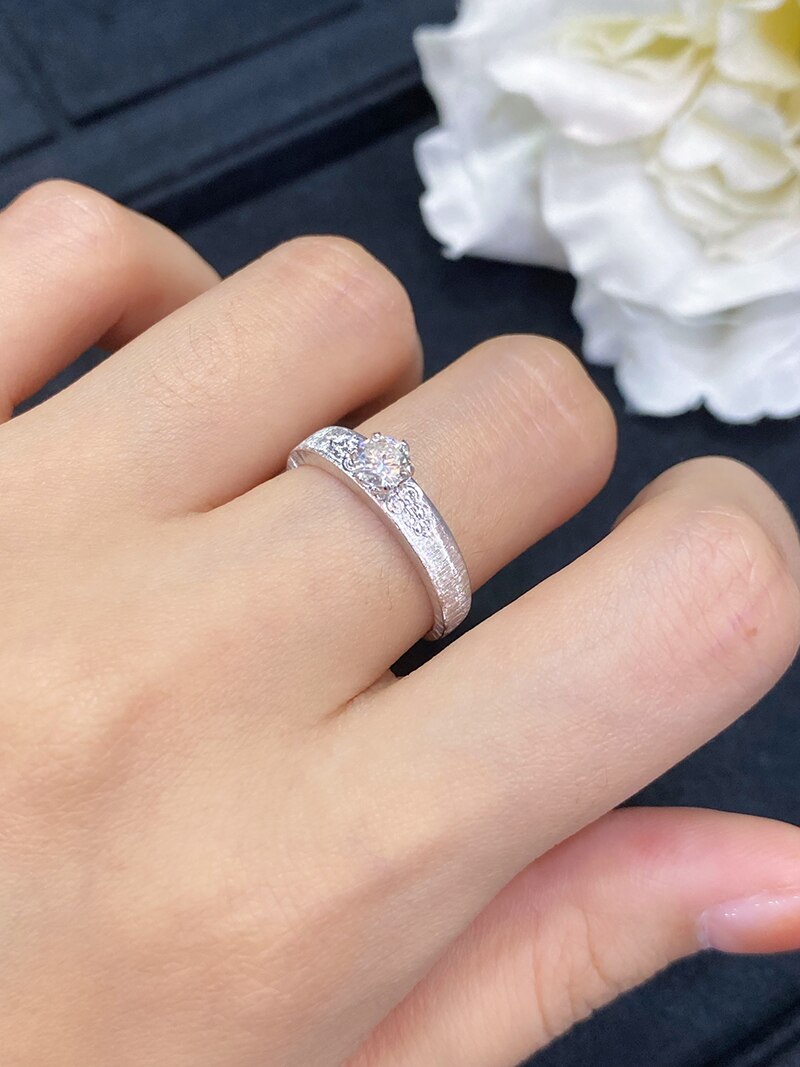 18K White Gold Natural Diamond Ring Classic Style for Women