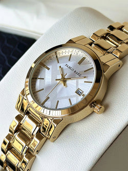 Elegant Gold Stainless Steel Ladies' Watch with Date Display & Waterproof Design