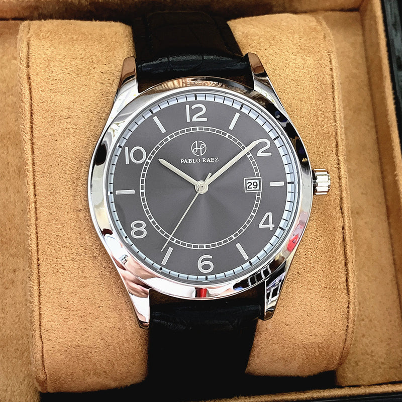 Luxury Man's Black Leather Wristwatch with Quartz Movement and Date Display.