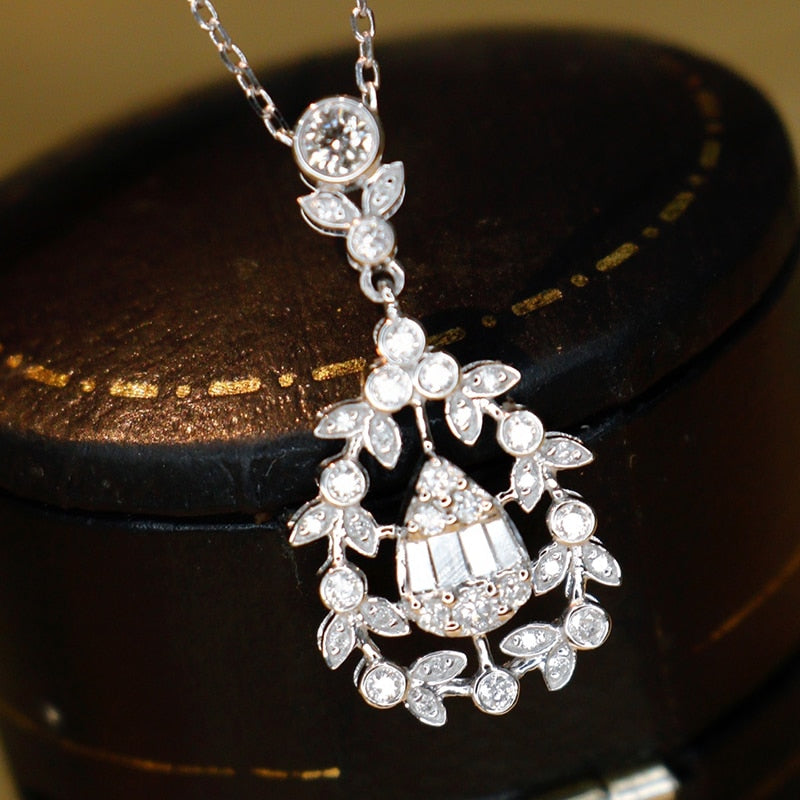 18K White Gold Natural Diamond Teardrop Pendant for Her
