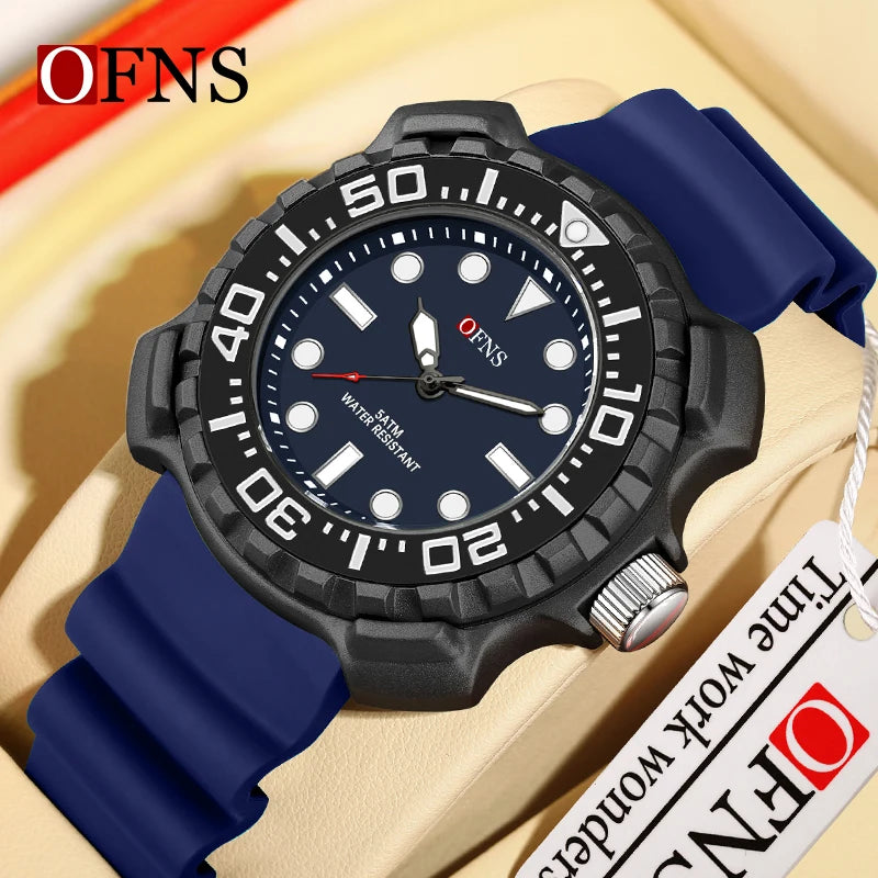 Quartz Silicone Strap 50M Waterproof Sport Watch for Men